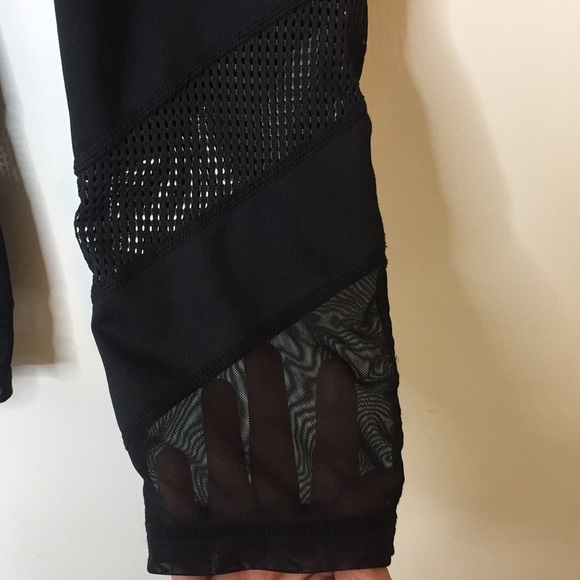 Zella black leggings. Size small - Picture 2 of 4